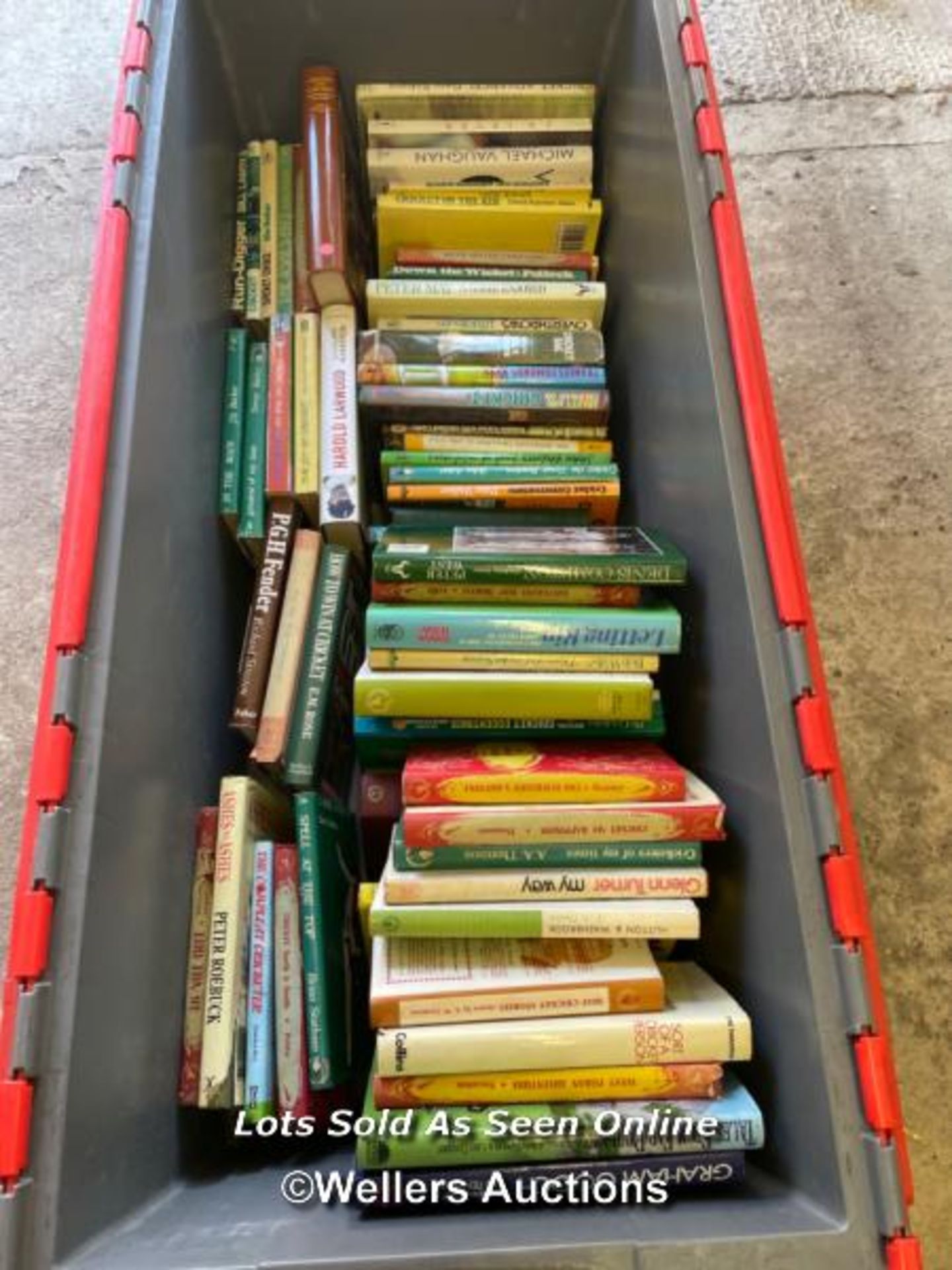 HUGE JOB LOT OF CRICKET RELATED HARDBACK BOOKS (NOT INCLUDING THE CRATE)