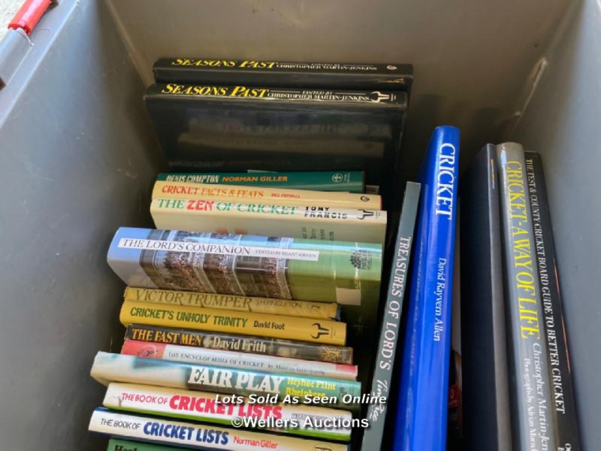 HUGE JOB LOT OF CRICKET RELATED HARDBACK BOOKS (NOT INCLUDING THE CRATE) - Image 4 of 6