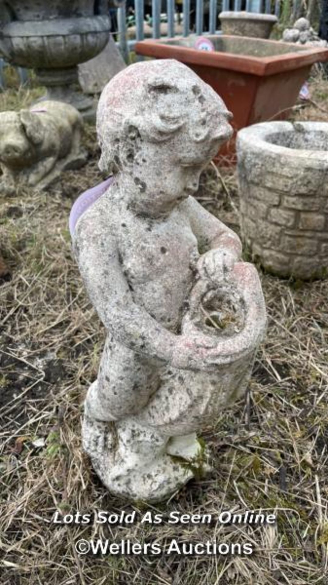 *RECONSTITUTED STONE STATUE OF A BOY HOLDING OPEN THE MOUTH OF A COY FISH, 46CM (H) / COLLECTION - Image 2 of 3