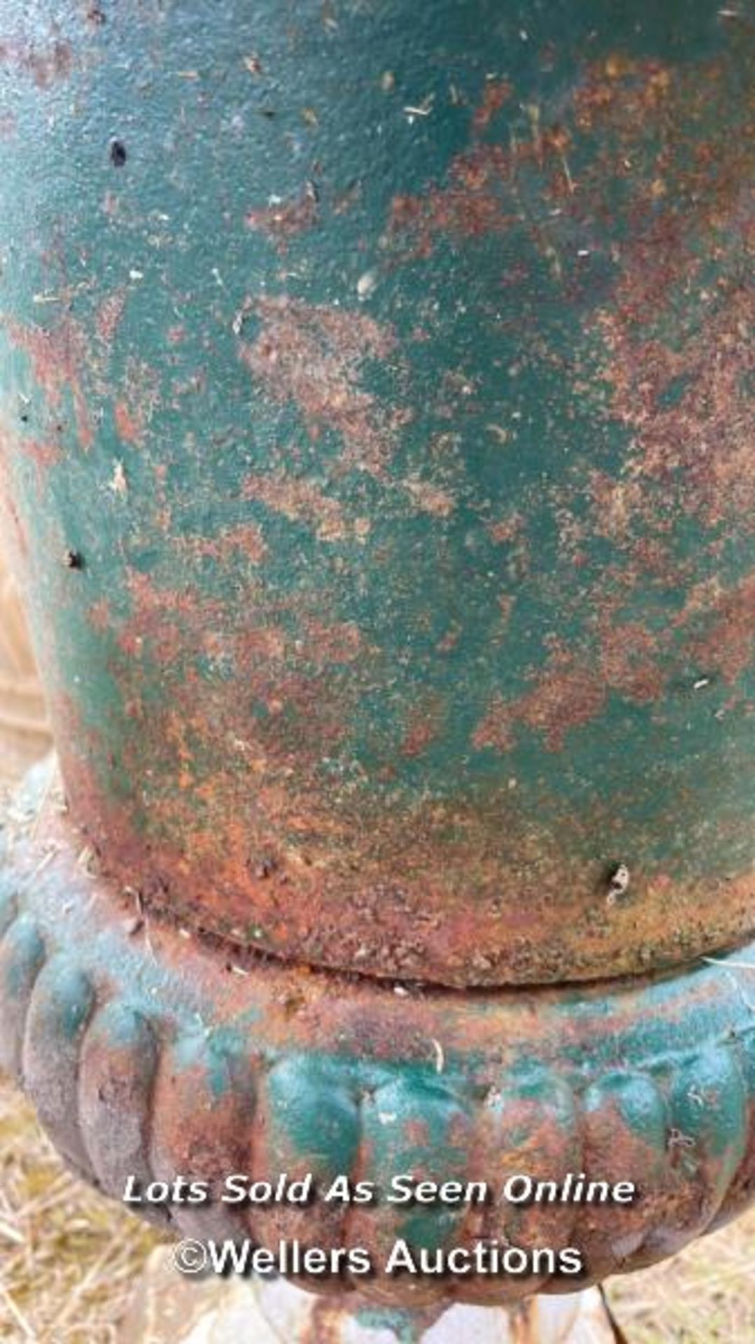 *CAST IRON URN WITH BASE AND NATURAL PATINA, 76CM (H) X 56CM (D) / COLLECTION LOCATION: ALBOURNE ( - Image 4 of 5