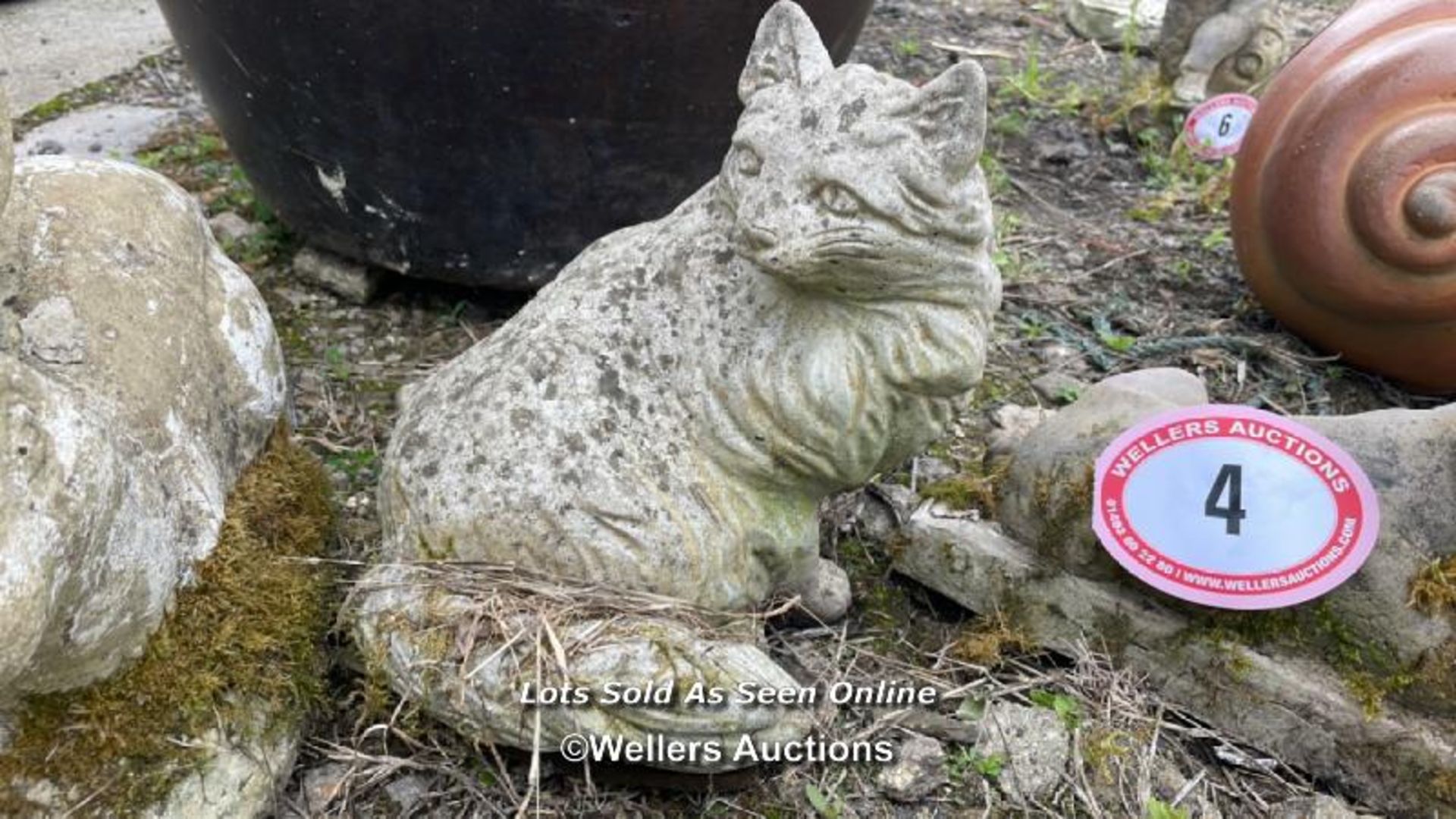 *THREE RECONSTITUTED STONE ORNAMENTS, CAT, RABBIT AND A PIG, LARGEST 26CM (H) X 28CM (L) / - Image 2 of 4