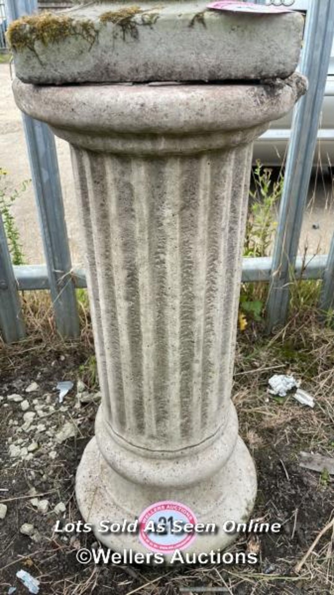 *RECONSTITUTED STONE COLLUMN PLINTH, 78CM (H) X 34CM (DIA) / COLLECTION LOCATION: ALBOURNE (BN6),