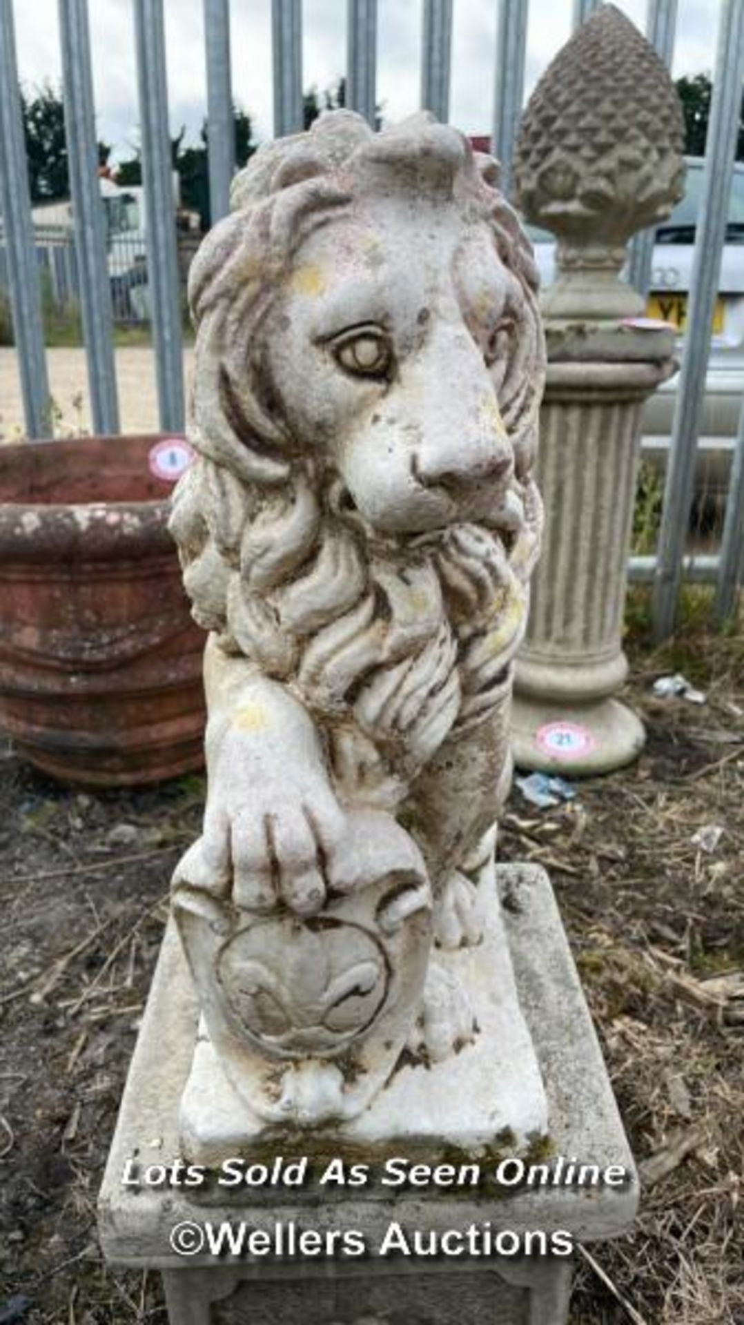 *RECONSTITUTED STONE ARMORIAL LION, 55CM (H) / COLLECTION LOCATION: ALBOURNE (BN6), FULL ADDRESS AND