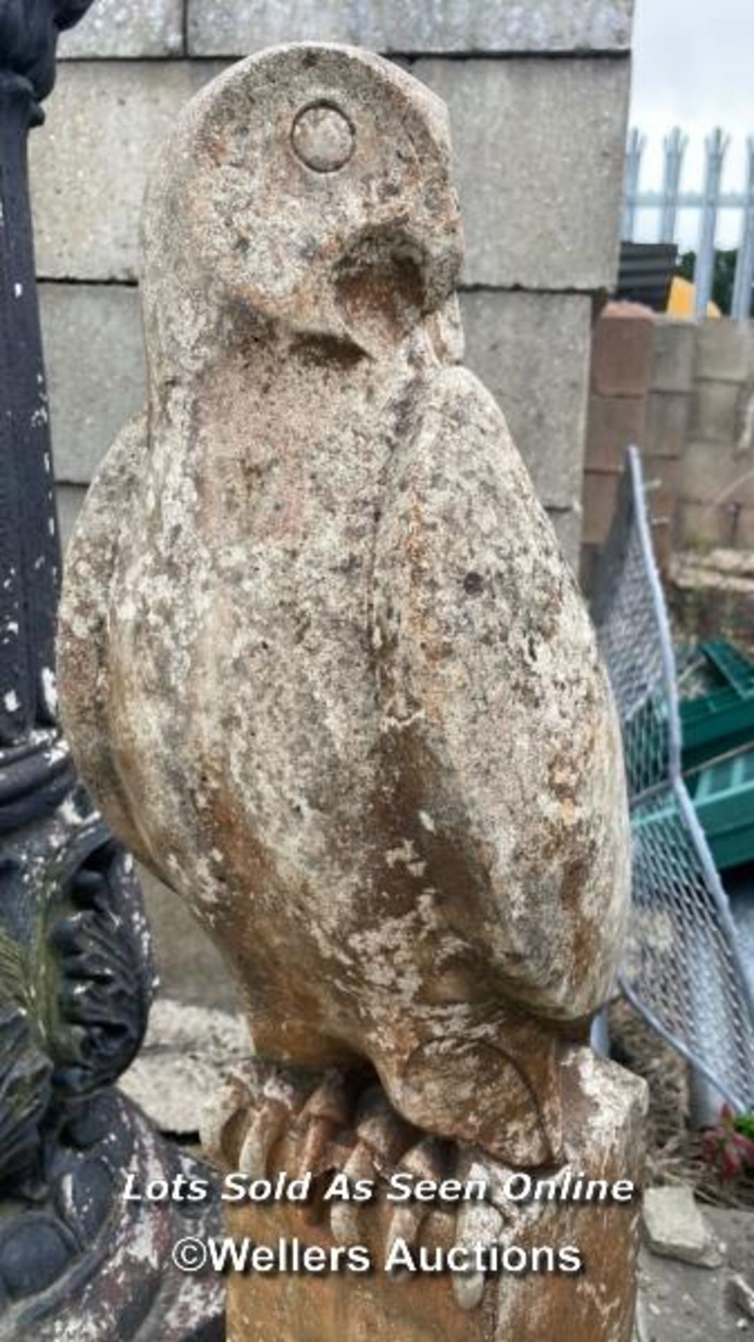 *RECONSTITUTED STONE OWL ON PLINTH, 91CM (H) / COLLECTION LOCATION: ALBOURNE (BN6), FULL ADDRESS AND - Image 2 of 5