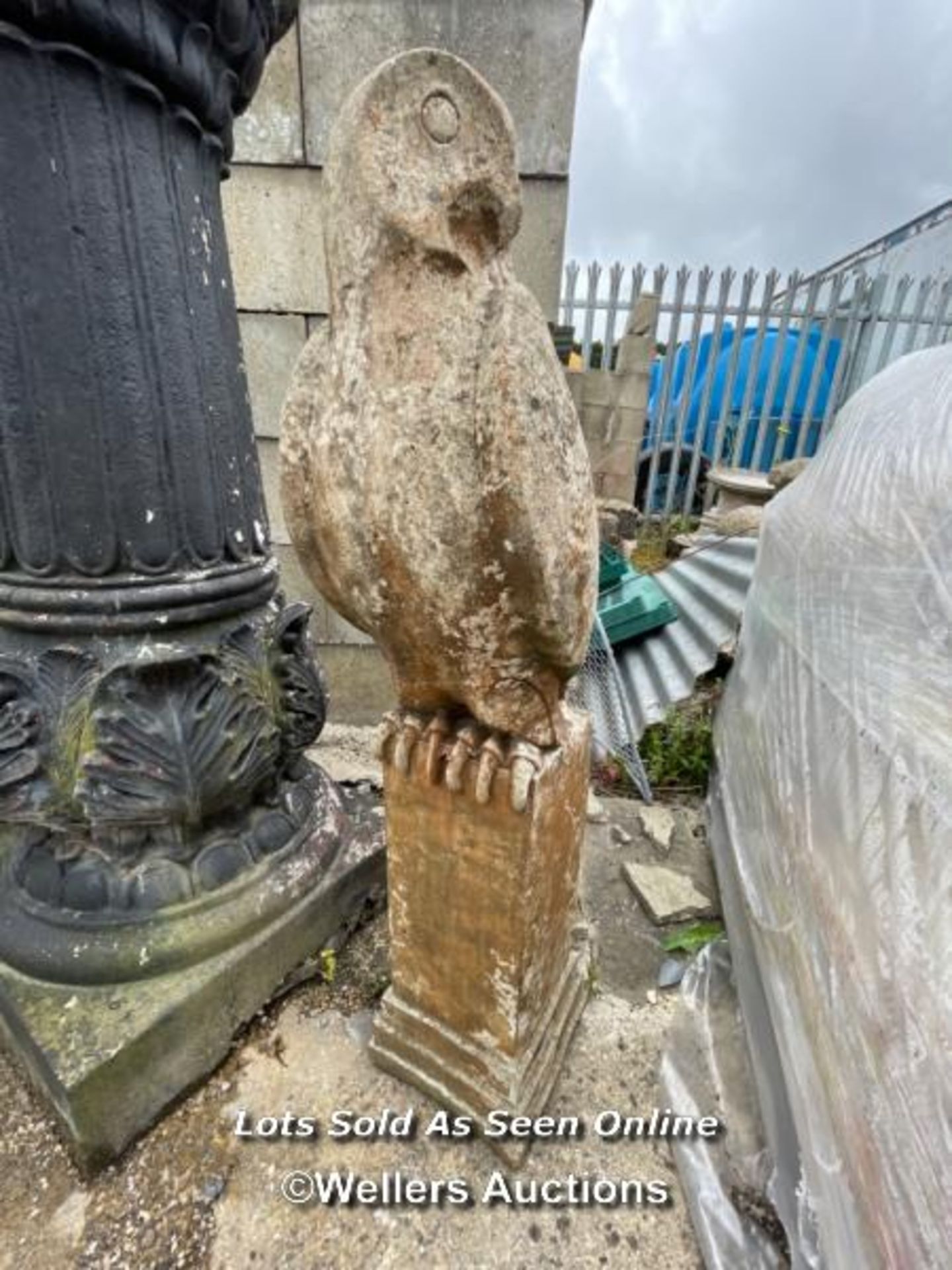*RECONSTITUTED STONE OWL ON PLINTH, 91CM (H) / COLLECTION LOCATION: ALBOURNE (BN6), FULL ADDRESS AND