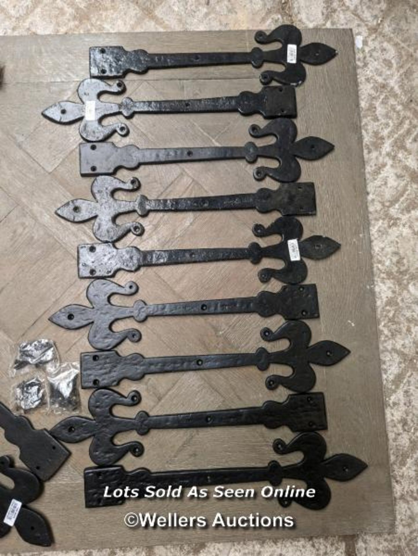 Reproduction 11 cast iron decorative gothic door straps. 41cm long, plus 5 new black bolts, one bolt - Image 2 of 3