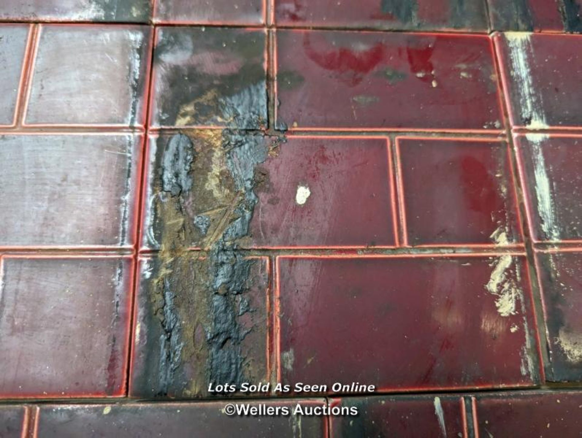 18 Red Edwardian brick tiles from a fireplace - Image 4 of 6