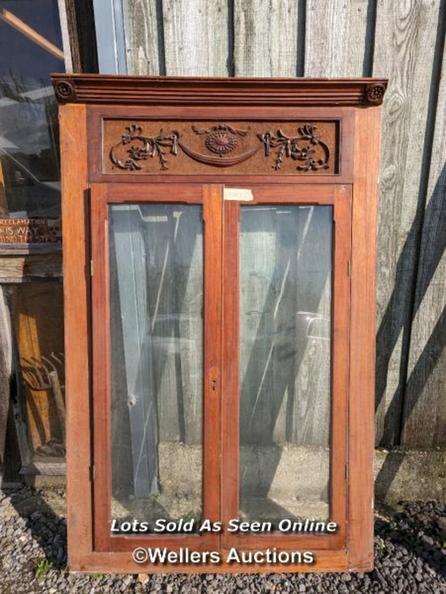 Two pairs of mahogany glazed doors each in a frame with handcarved header. From 1890 from HMS - Bild 3 aus 5