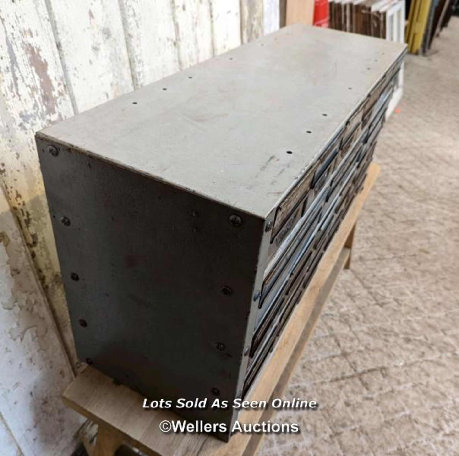 Set of industrial metal drawers for restoration. 21 drawers. Overall size 91cm W x 43cm H x 30cm D - Image 3 of 5