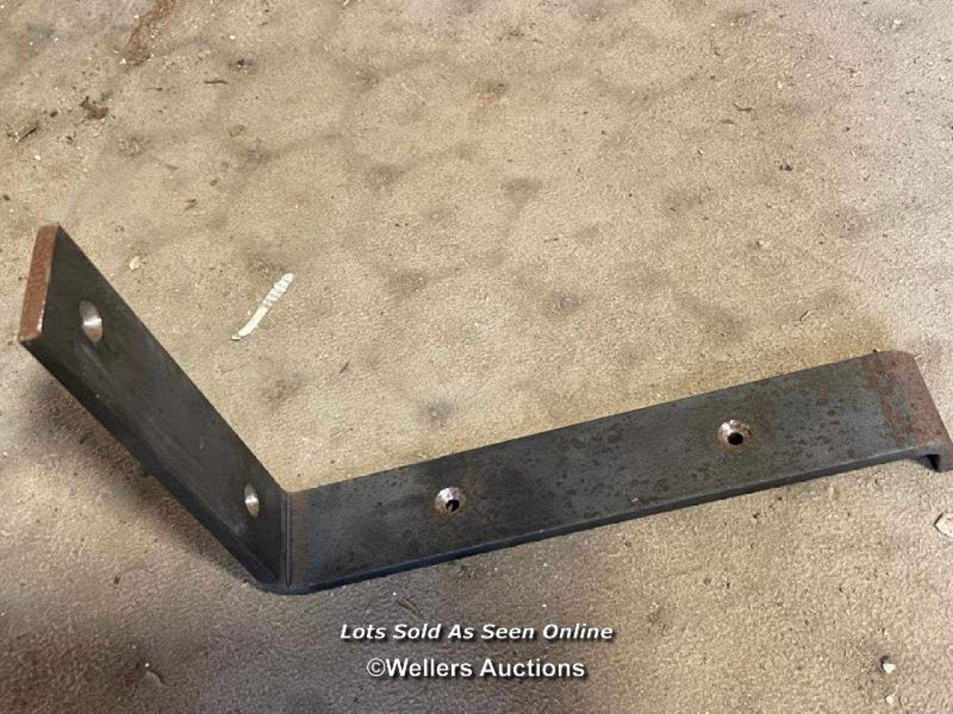 52 metal shelf brackets. 23cm x 15.5cm x 4cm for scaffold boards or other shelving - Image 3 of 5