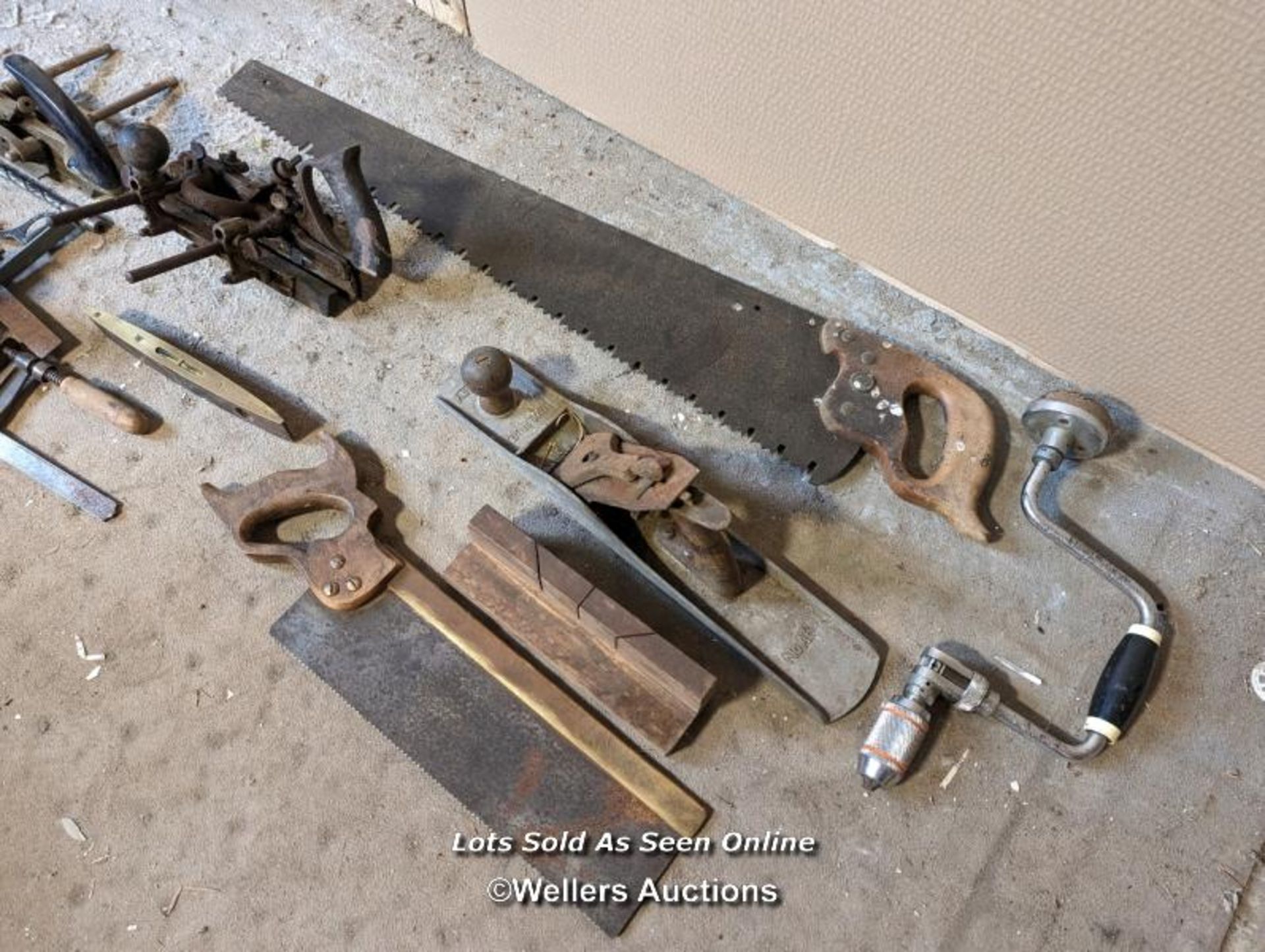 Batch of old wood working tools including planes, saws, bib and brace - Image 3 of 3