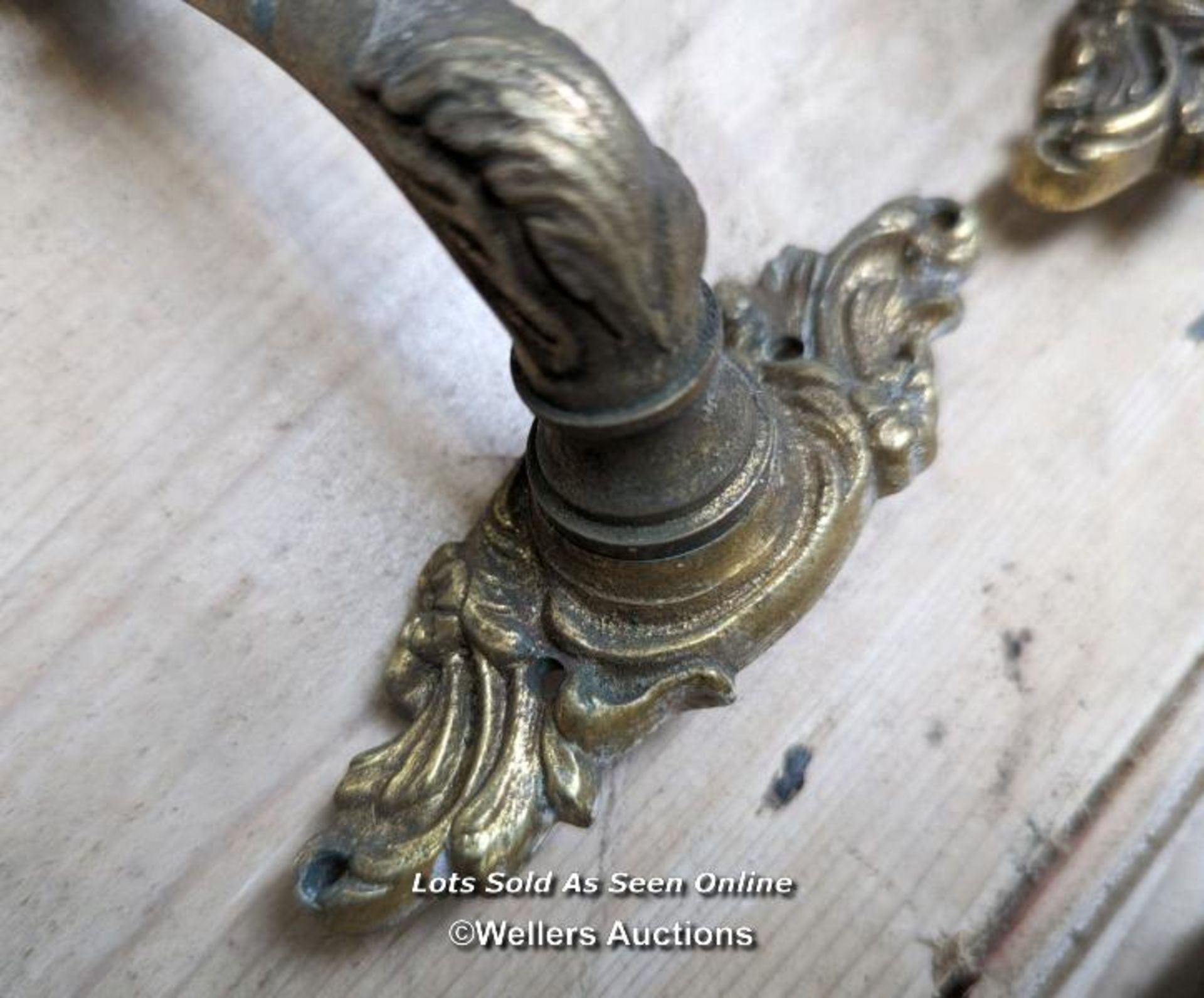 5 pairs of French style brass lever handles. Backplates of larger handles are 32cm. - Image 3 of 5