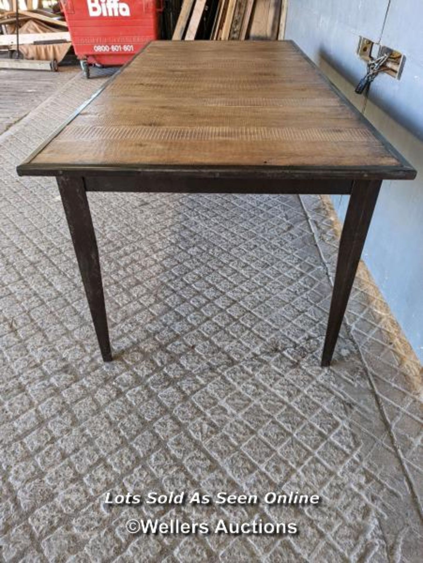 Oak and metal dining table. Reclaimed oak planks bordered in steel. Steel legs. 8 to 10 seater. - Image 4 of 6