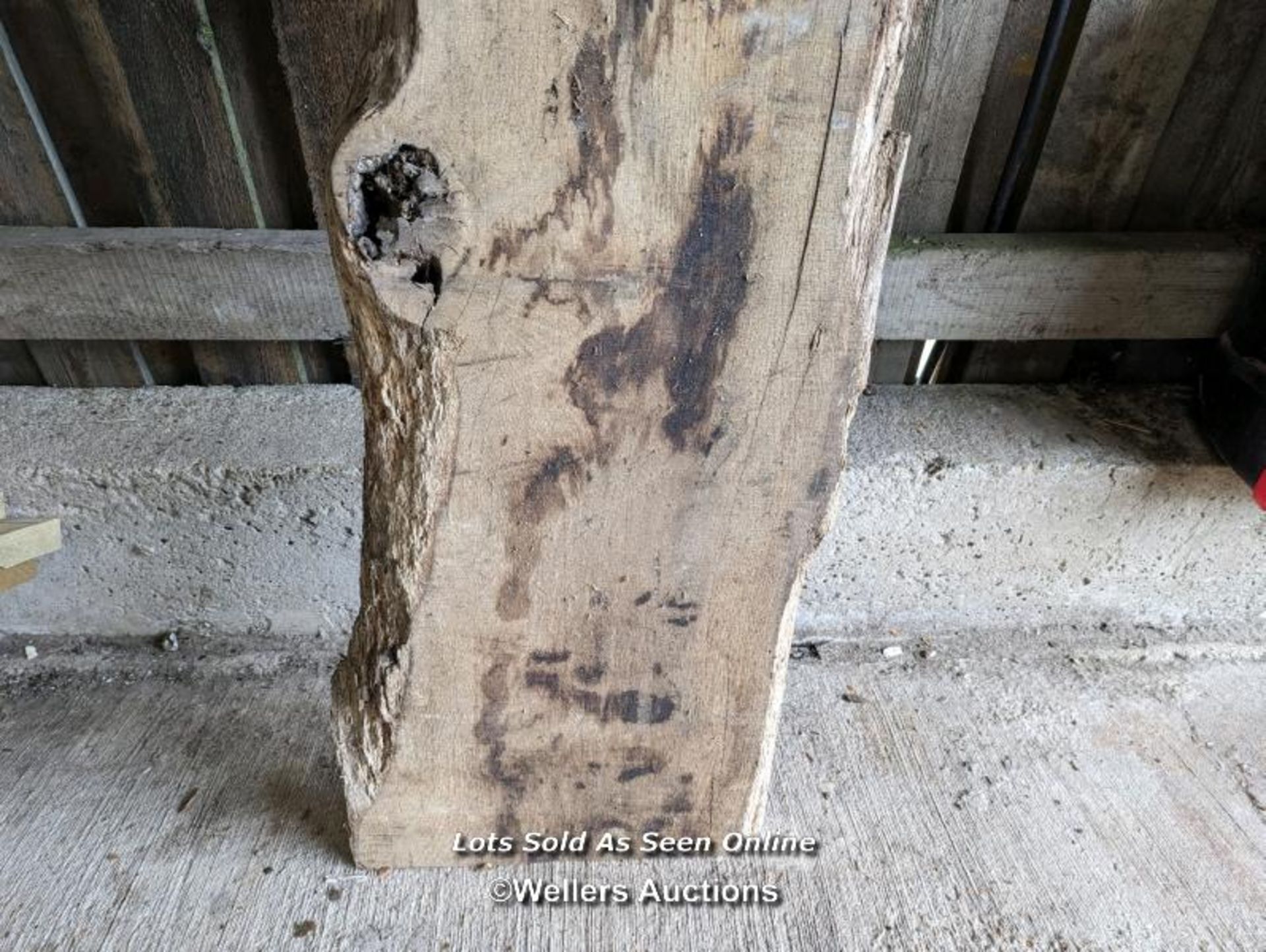 Oak slab cut down in 1987 with natural edge. 250cm x 48cm max and 5.5 to 6cm thick - Bild 6 aus 6