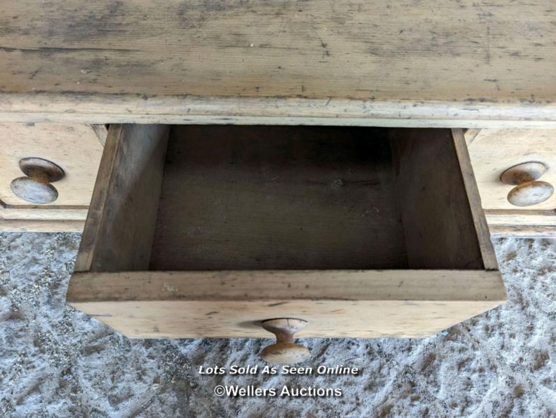 Unusual Victorian corner table with drawers. Stripped pine. Waxed. 81cm H x 86cm W x 51cm D - Bild 4 aus 5