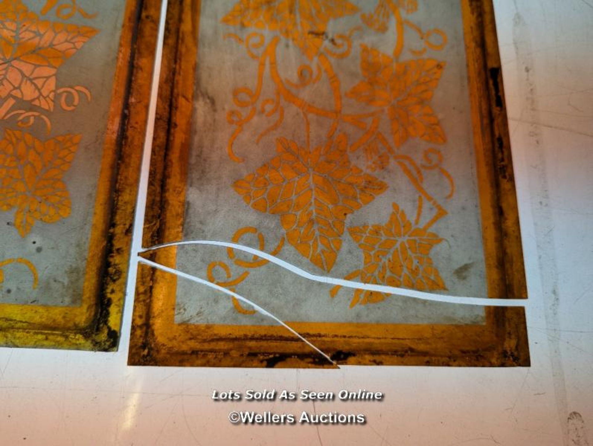 6 pieces of etched Victorian glass. Leaf design. One piece broken. 15cm x 28cm - Image 2 of 5