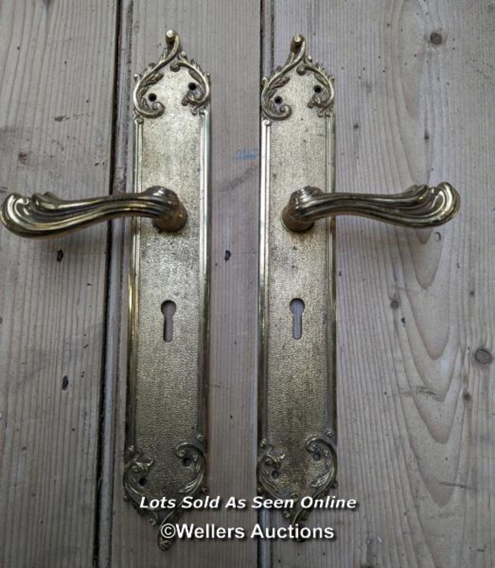 5 pairs of French style brass lever handles. Backplates of larger handles are 32cm. - Image 2 of 5