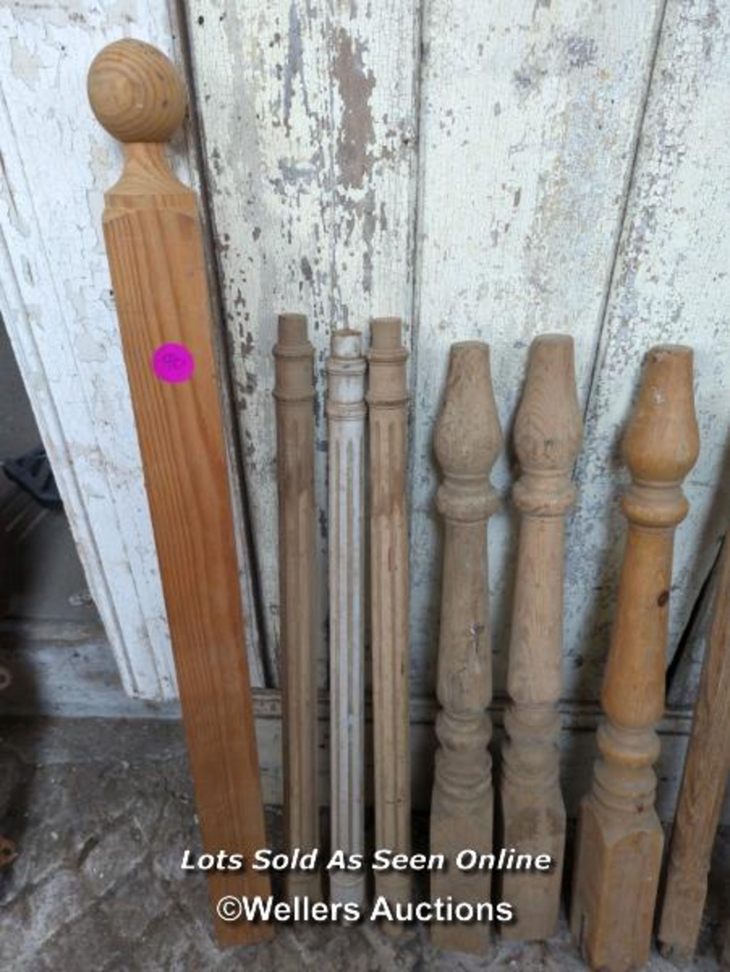 Batch of 16 oak spindles with carved Gothic detail 70 to 80cm long plus pine newel post and three - Image 2 of 3