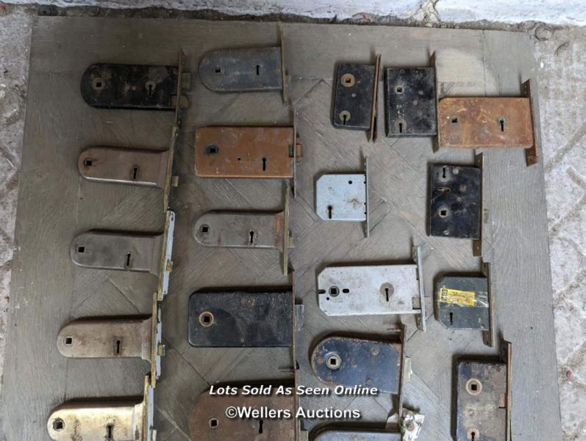 23 reclaimed internal mortice locks, no receivers - Image 2 of 3
