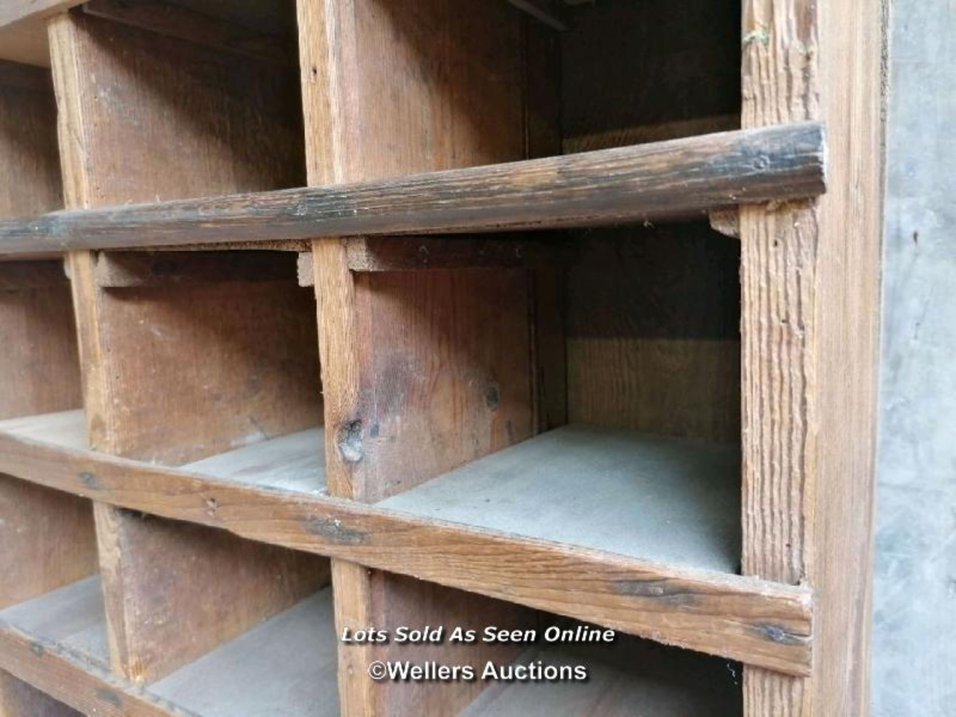 Old pine cigar holder, cubby hole from a tobacconists. 36 spaces. 170cm H x 65cm W x 21cm D - Bild 4 aus 6