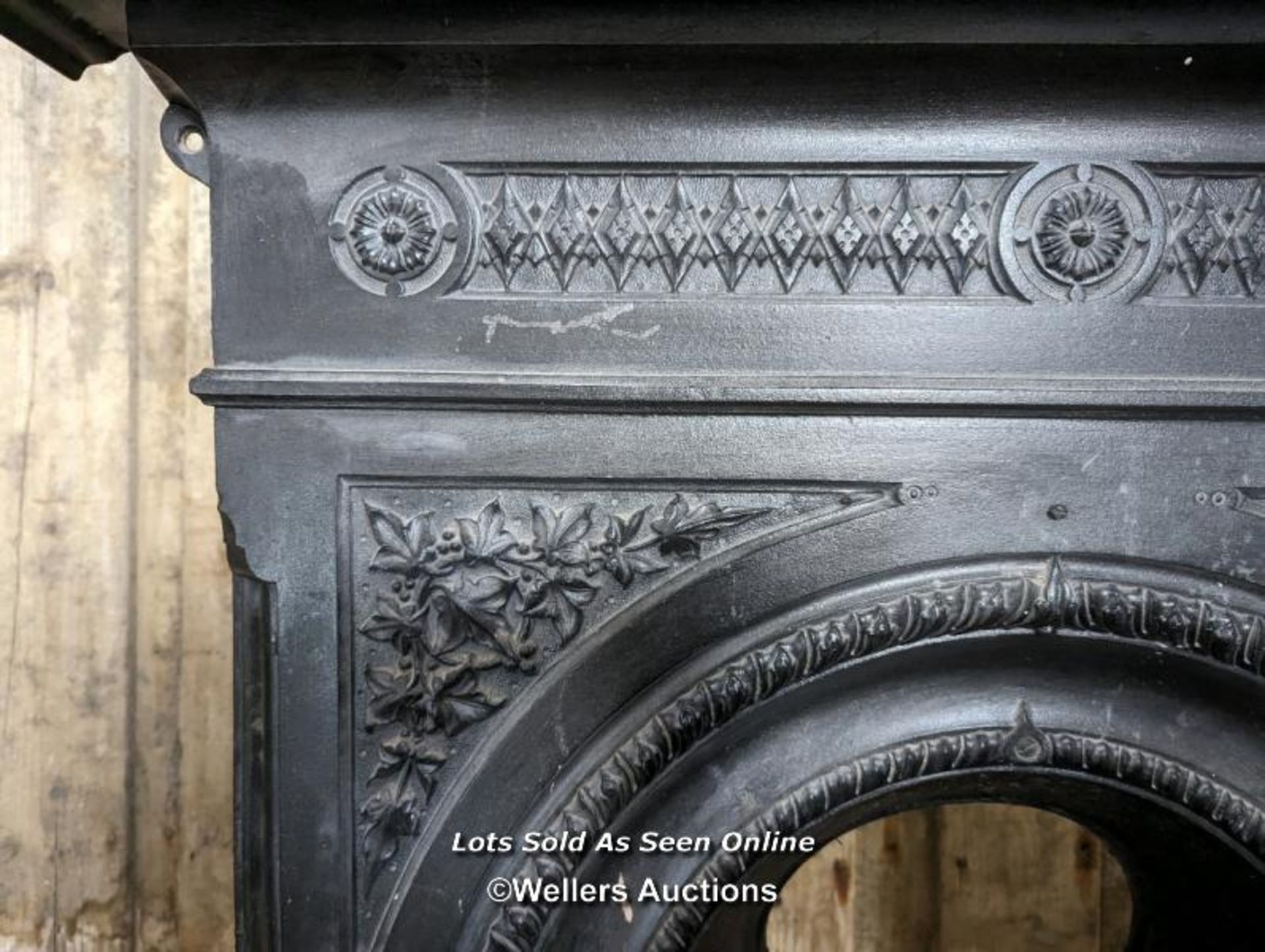 Late Victorian cast iron combination bedroom fireplace. Painted black. Needing minor restoration - Image 2 of 5