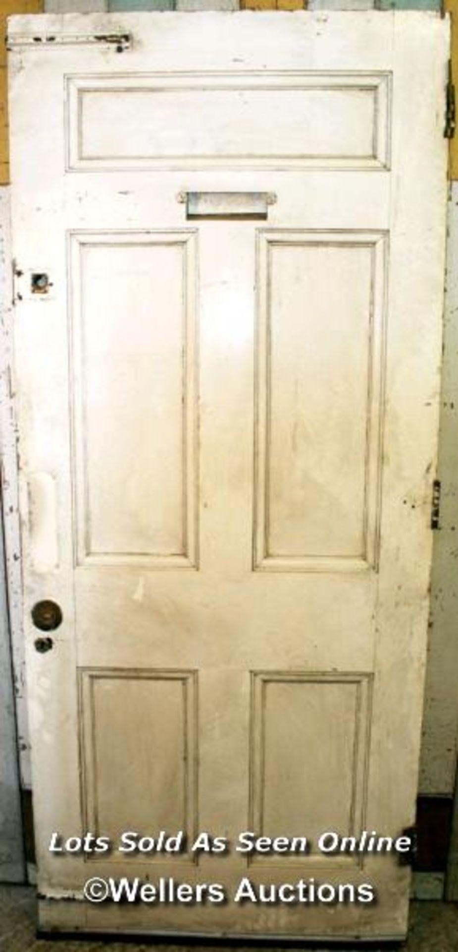 An Edwardian oak veneered door. Painted on one side. Letterplate to top of door. 91cm x 202cm x 4. - Image 3 of 3