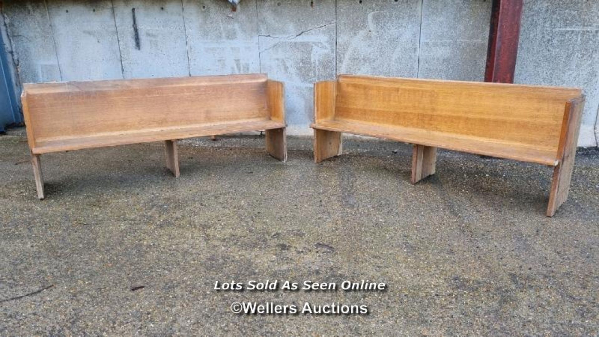 A pair of oak pews. 213cm long, 85cm high and 52cm deep. The seat depth is 36cm so very confortable.