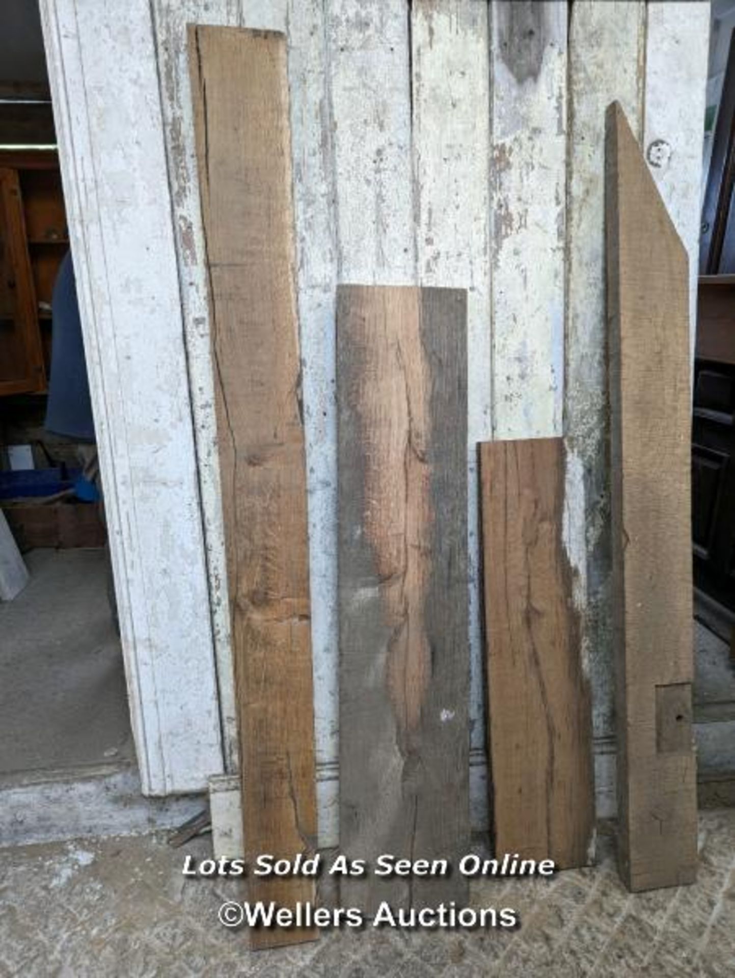 4 pieces of reclaimed chunky oak for seats/ shelves or table tops. Smallest 25cm x 100cm, largest