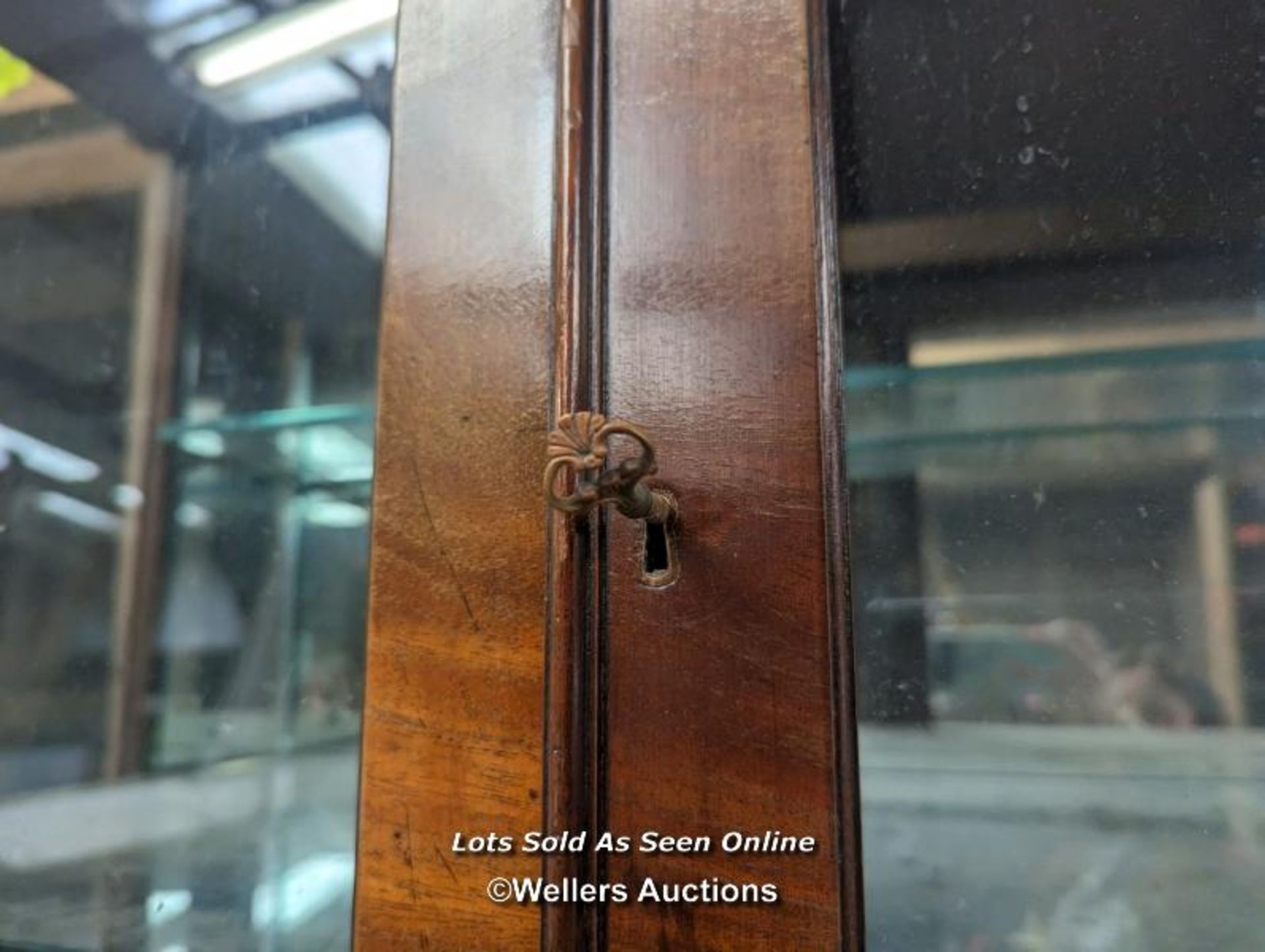 A solid walnut and veneered walnut display cabinet. Some veneer damaged and peeling. Mirrored back - Image 2 of 6