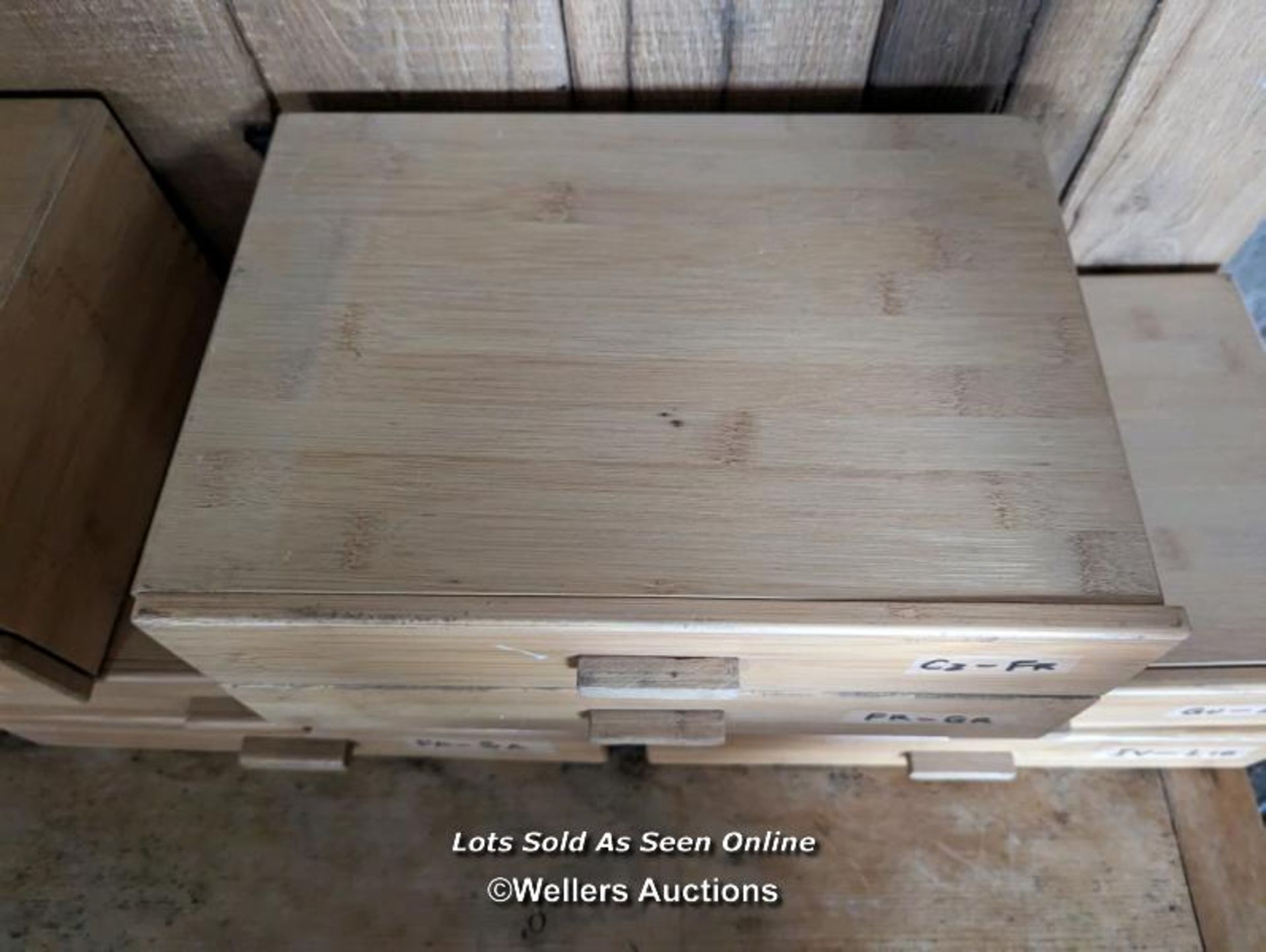 5 wooden storage units with 2 drawers per unit. Used orignally for stamp collecting. Each 2 drawer - Image 2 of 6