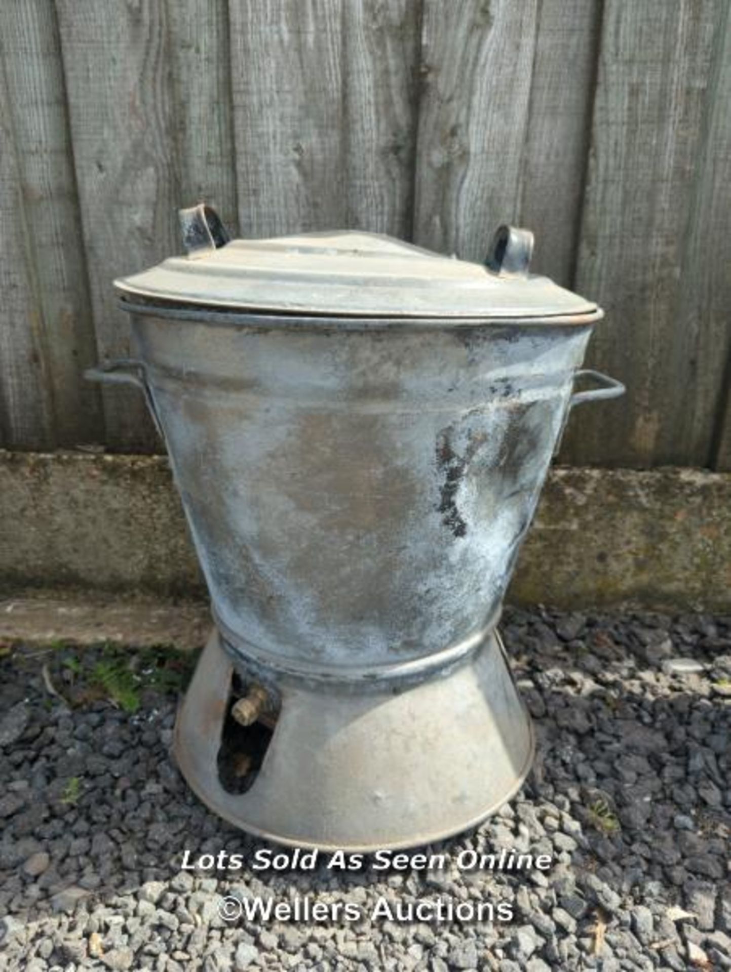 Galvanised washer, hopper or planter with brass tap (not tested) and lid. 52cm high. 48cm across. - Bild 5 aus 6