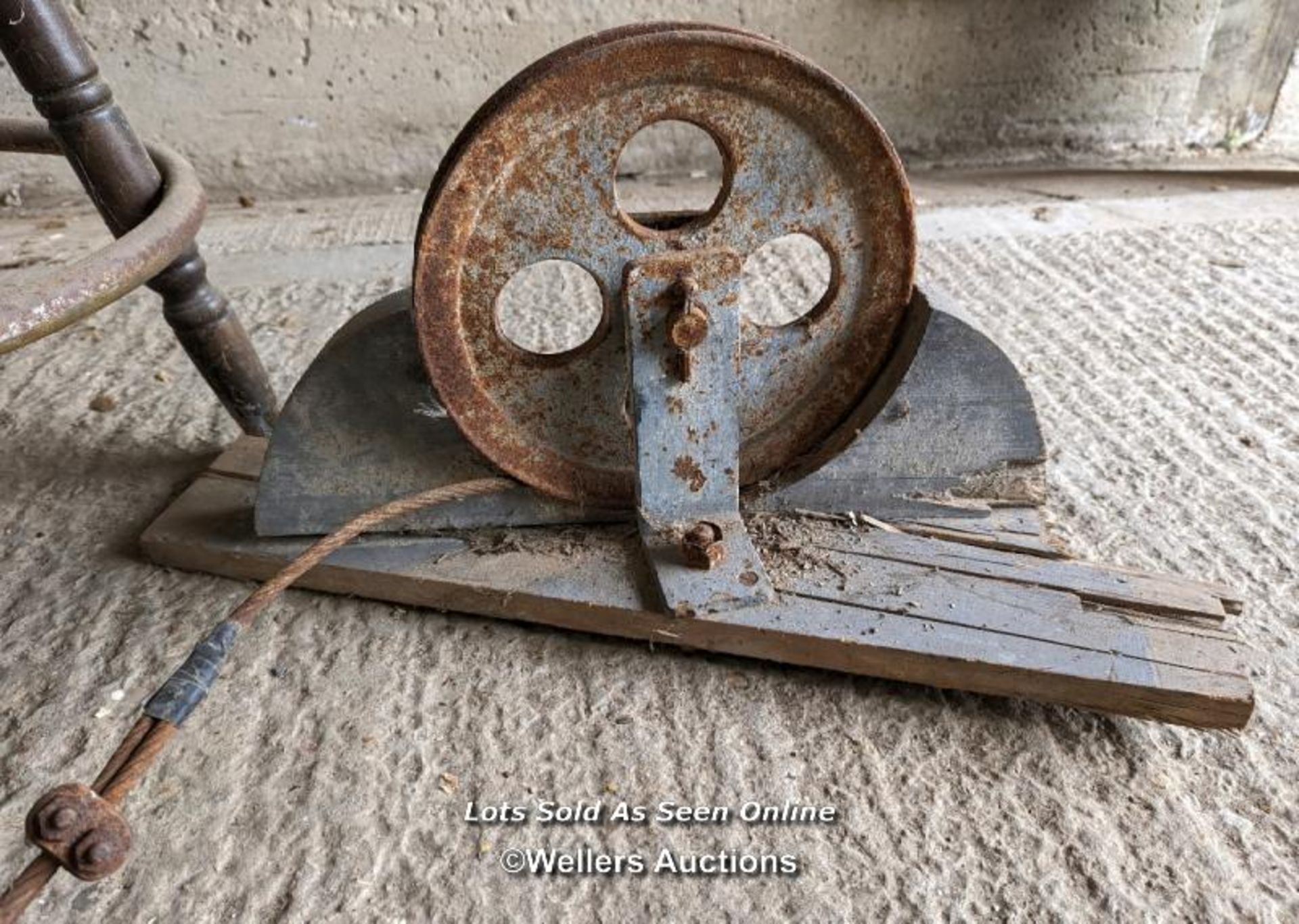 Hardwood stool with swivel chair seat plus cast iron pulley wheel (29cm diameter) and mechanism - Image 5 of 5