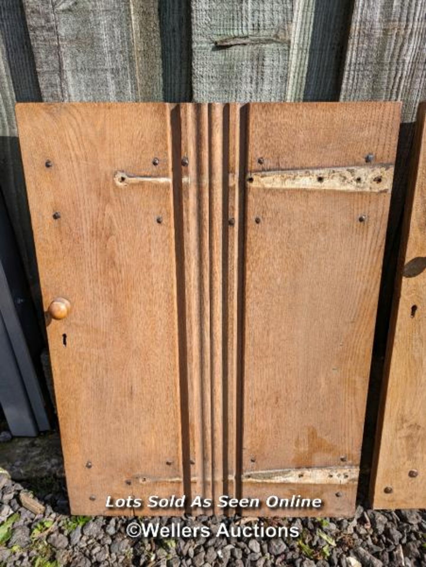 3 Arts and crafts solid oak plank cupboard doors. 2 at 68cm W x 78cm T and one at 59cm W x 79cm T - Image 2 of 6