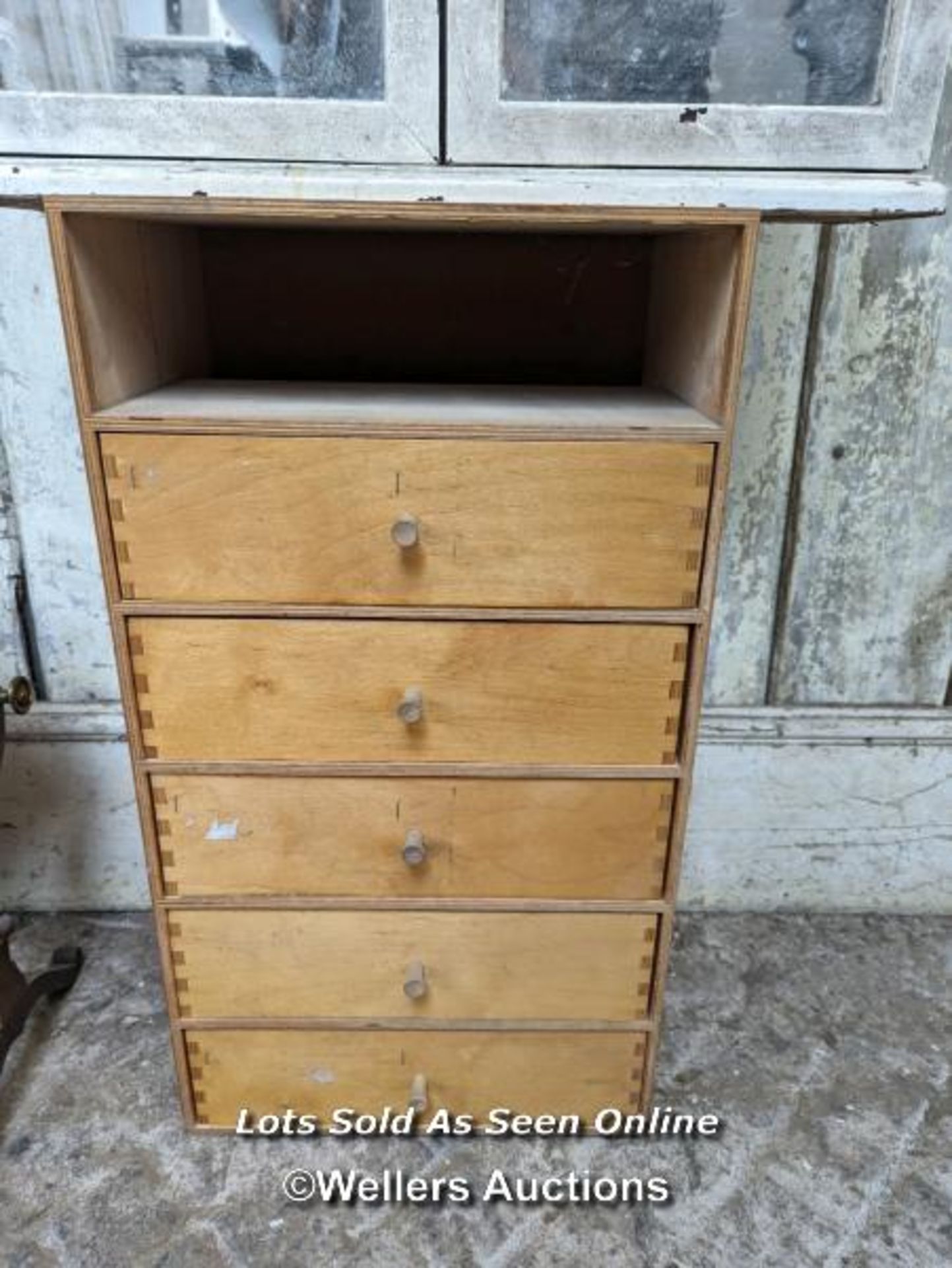 An oval mirror on stand, a set of drawers (top drawer missing) and a glazed wall cupboard with - Image 3 of 4