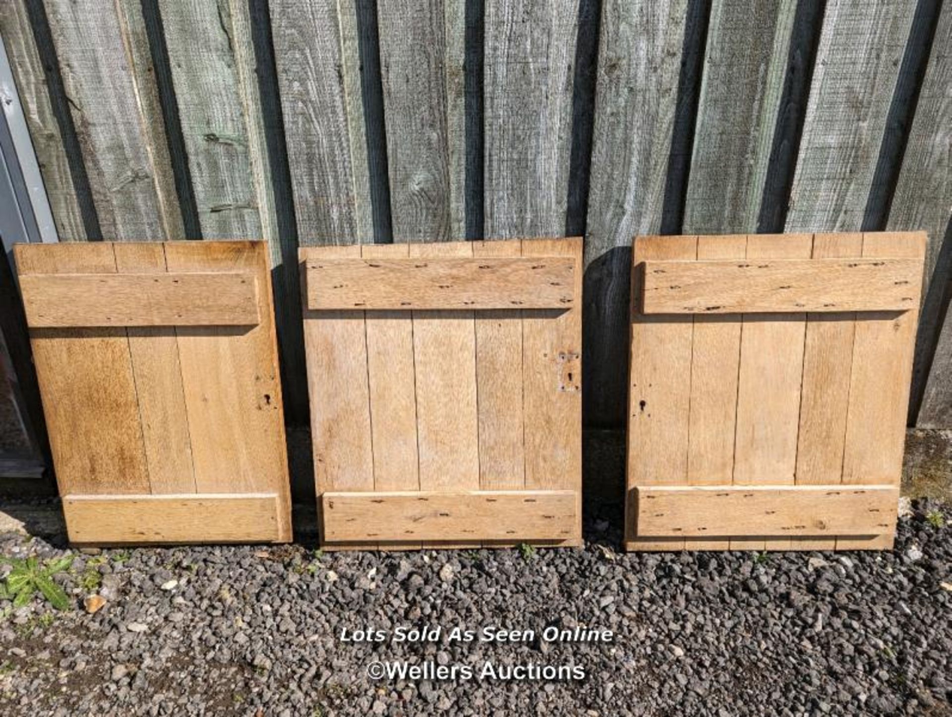 3 Arts and crafts solid oak plank cupboard doors. 2 at 68cm W x 78cm T and one at 59cm W x 79cm T - Image 6 of 6