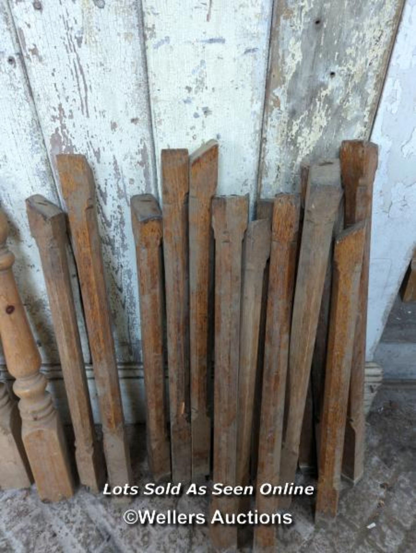 Batch of 16 oak spindles with carved Gothic detail 70 to 80cm long plus pine newel post and three - Image 3 of 3