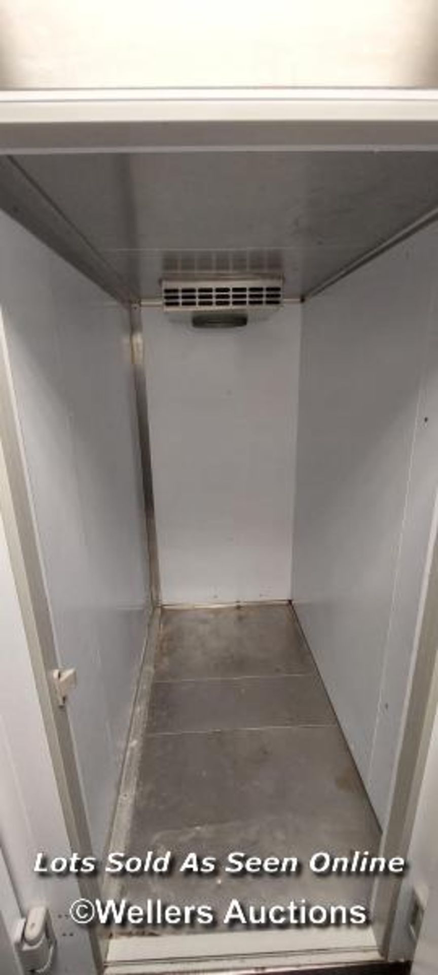 *COMMERCIAL WALK IN FRDIGE FREEZER, REQUIRES ASSEMBLY, 215CM (H) X 250CM (W) X 200CM (D) / - Image 3 of 11