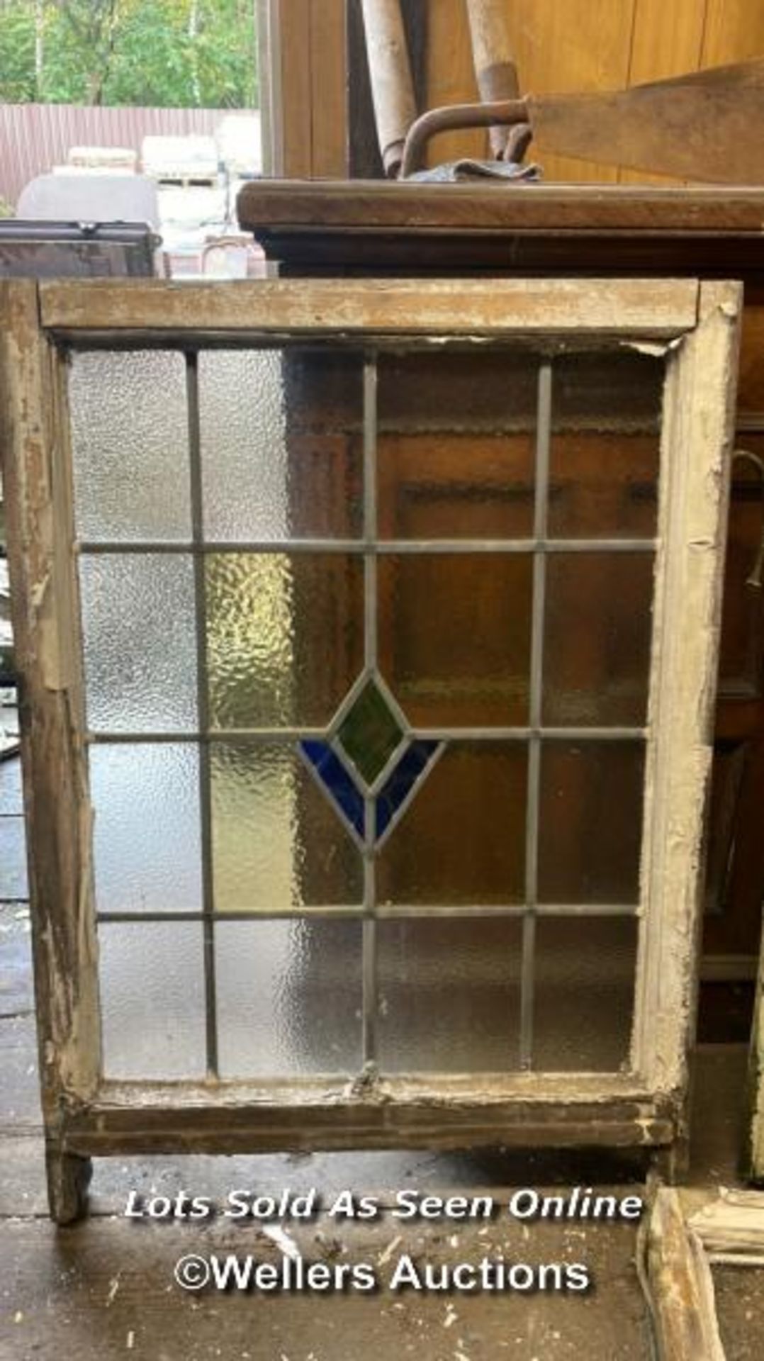 4X VARIOUS STAINED GLASS WINDOWS IN WOODEN FRAMES, LARGEST 117CM (W) X 90CM (H), FOR RESTORATION - Image 2 of 5