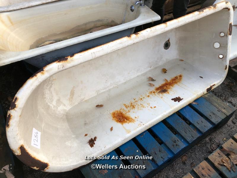 VINTAGE CAST IRON BATH TUB, WITHOUT FEET, 160CM (L) X 68CM (W) X 48CM (H)