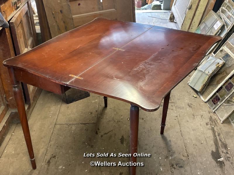 MAHOGANY GAMES TABLE, 73CM (H) X 84CM (W) X 84CM (D) WHEN EXTENDED, FOR RESTORATION