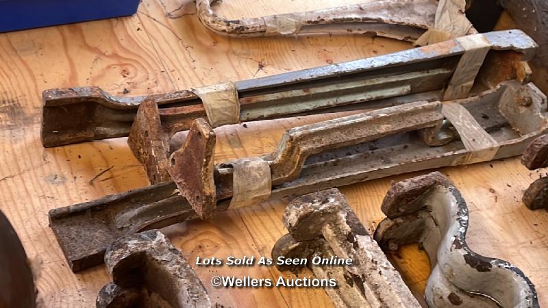 JOB LOT OF CAST IRONMONGERY INCL. BRACKETS AND HINGES - Image 3 of 5