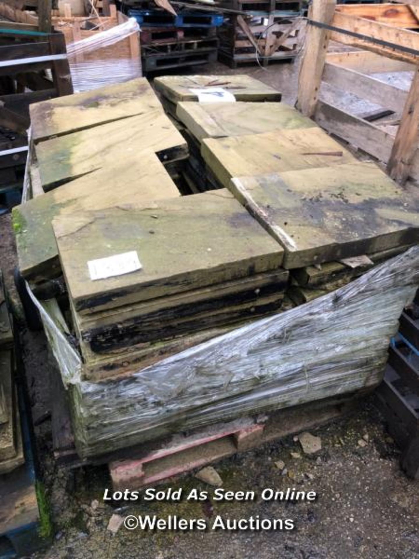 PALLET OF APPROX. 88X PIECES OF RIVER FLAGSTONES, SIMILAR STYLE TO YORK STONE