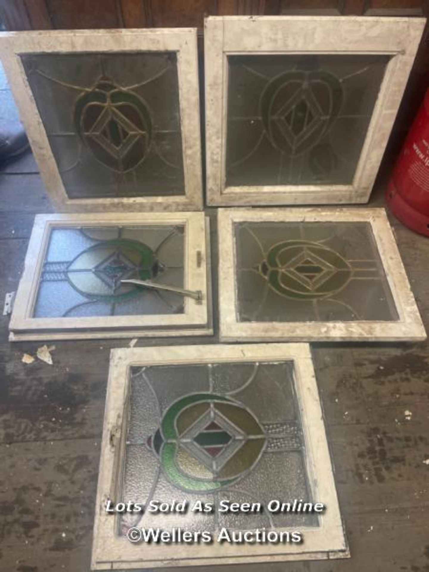 5X MATCHING STAINED GLASS WINDOWS WITH WOODEN FRAMES, LARGEST 51CM (H) X 45CM (W), FOR RESTORATION