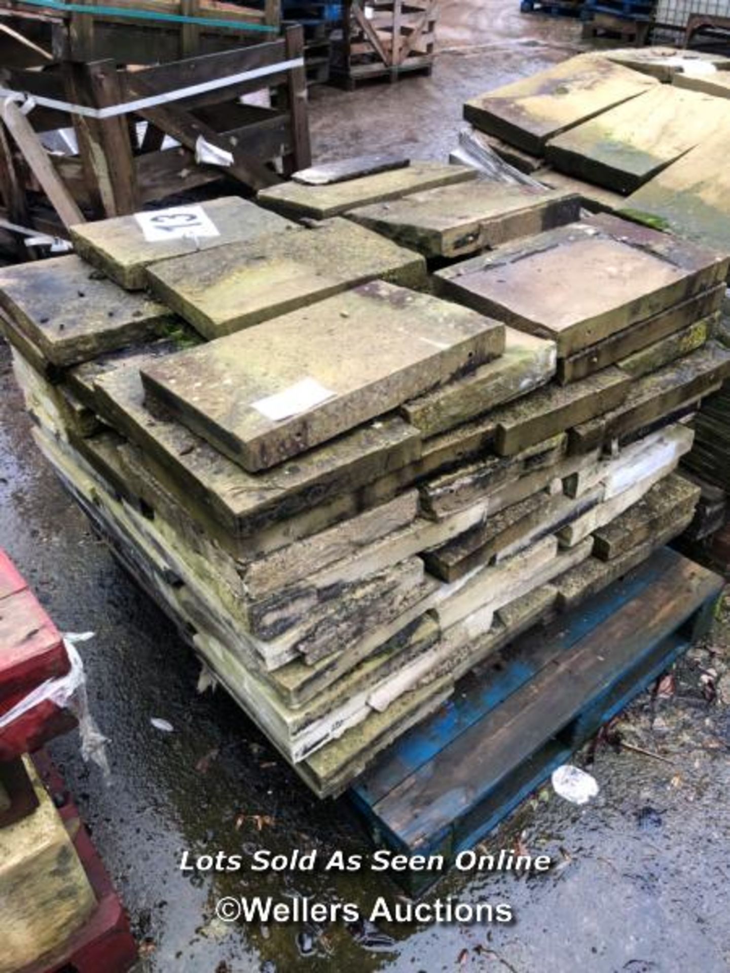 PALLET OF APPROX. 90X PIECES OF RIVER FLAGSTONES, SIMILAR STYLE TO YORK STONE - Image 2 of 3