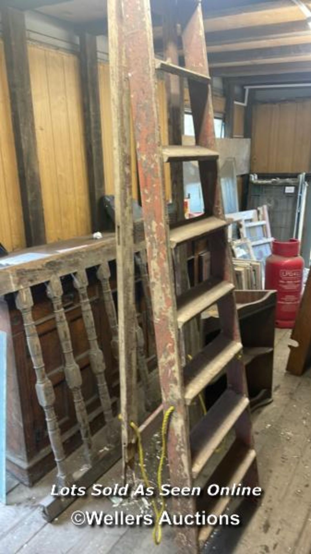 LARGE QUANTITY OF WOODEN ITEMS INCL. WINDOW FRAMES, CORNER SHELF, AS FOUND LADDER, PACK OF NEW - Image 3 of 8