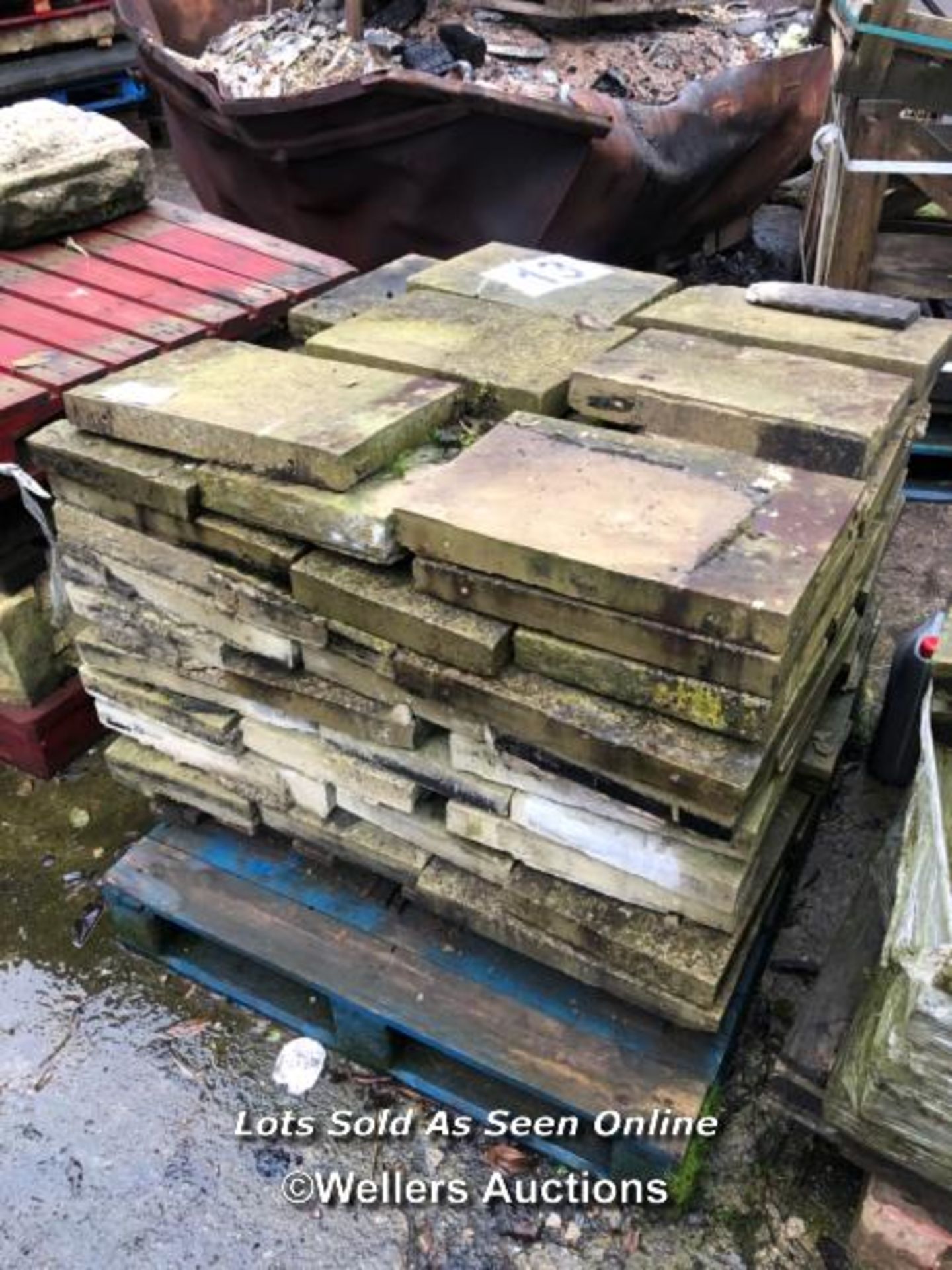 PALLET OF APPROX. 90X PIECES OF RIVER FLAGSTONES, SIMILAR STYLE TO YORK STONE