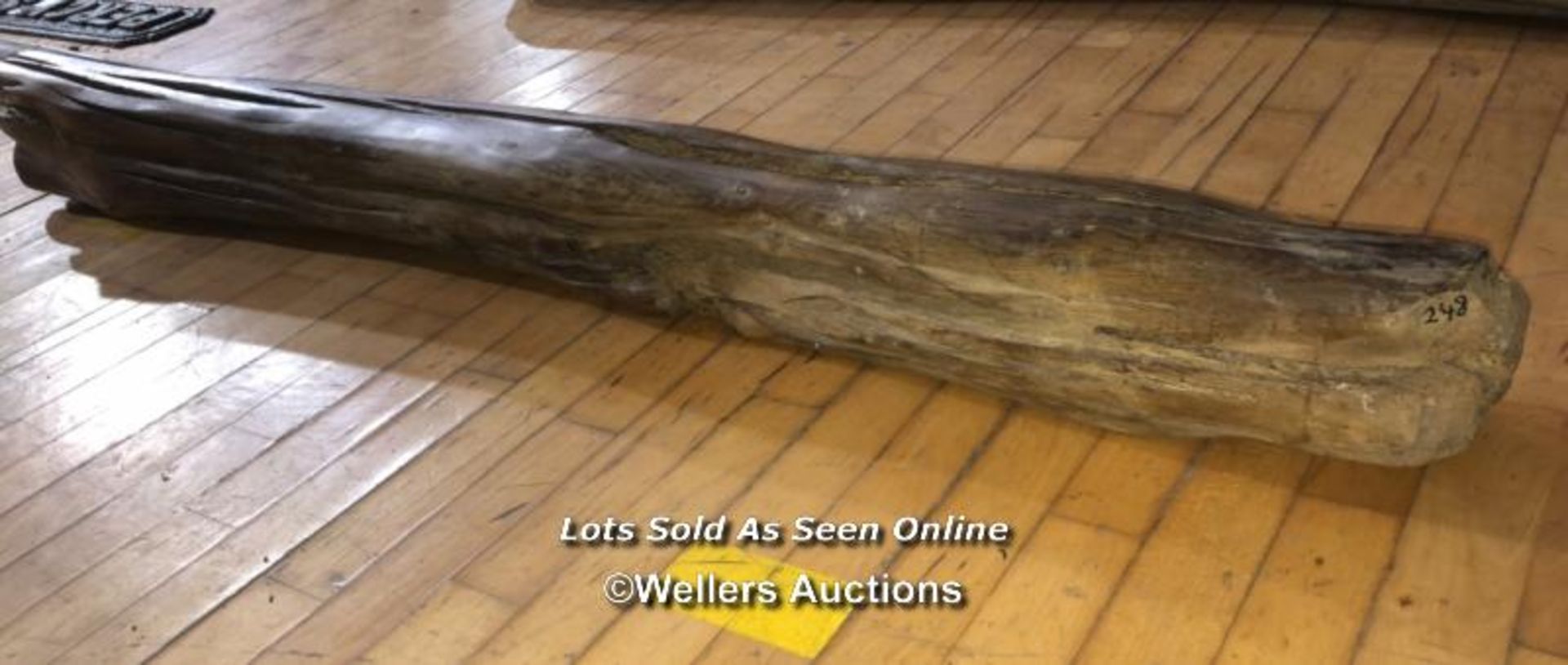 FINISHED OAK FIREPLACE MANTEL BEAM, APPROX. 104CM (L) X 17CM (DIA) - Image 3 of 3