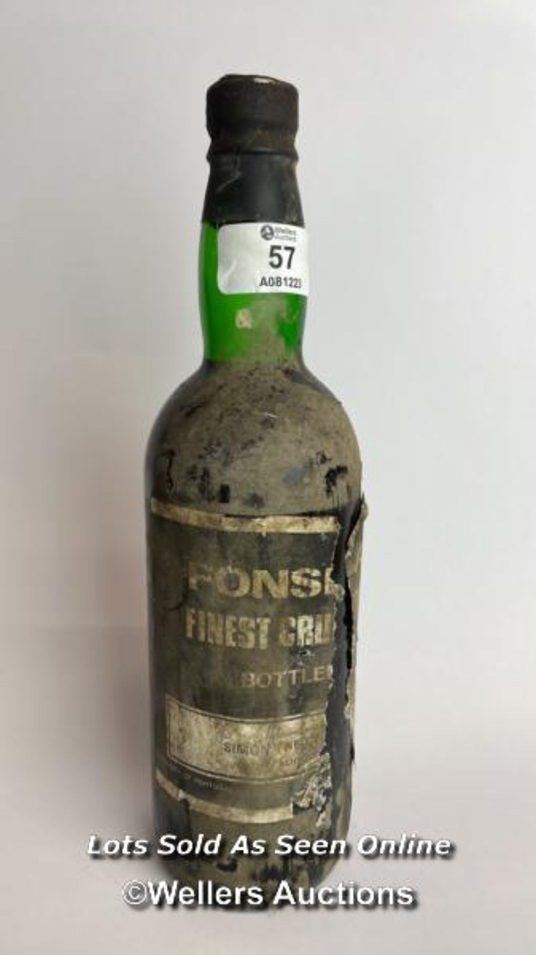 1973 Fonesca's Finest Crusting Port, 26 fl oz / Please see images for fill level and general