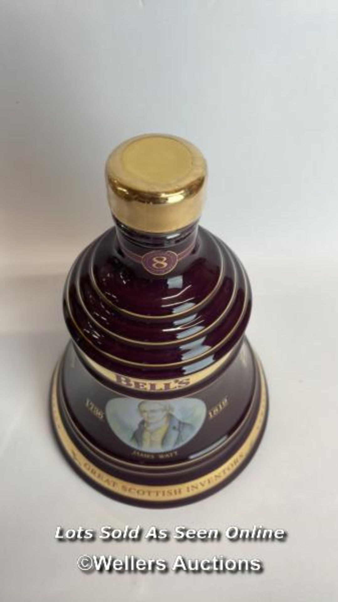 Bell's 2002 Old Scotch Whisky Limited Edition Christmas Decanter, Aged 8 Years, Brand New and Boxed, - Image 7 of 8