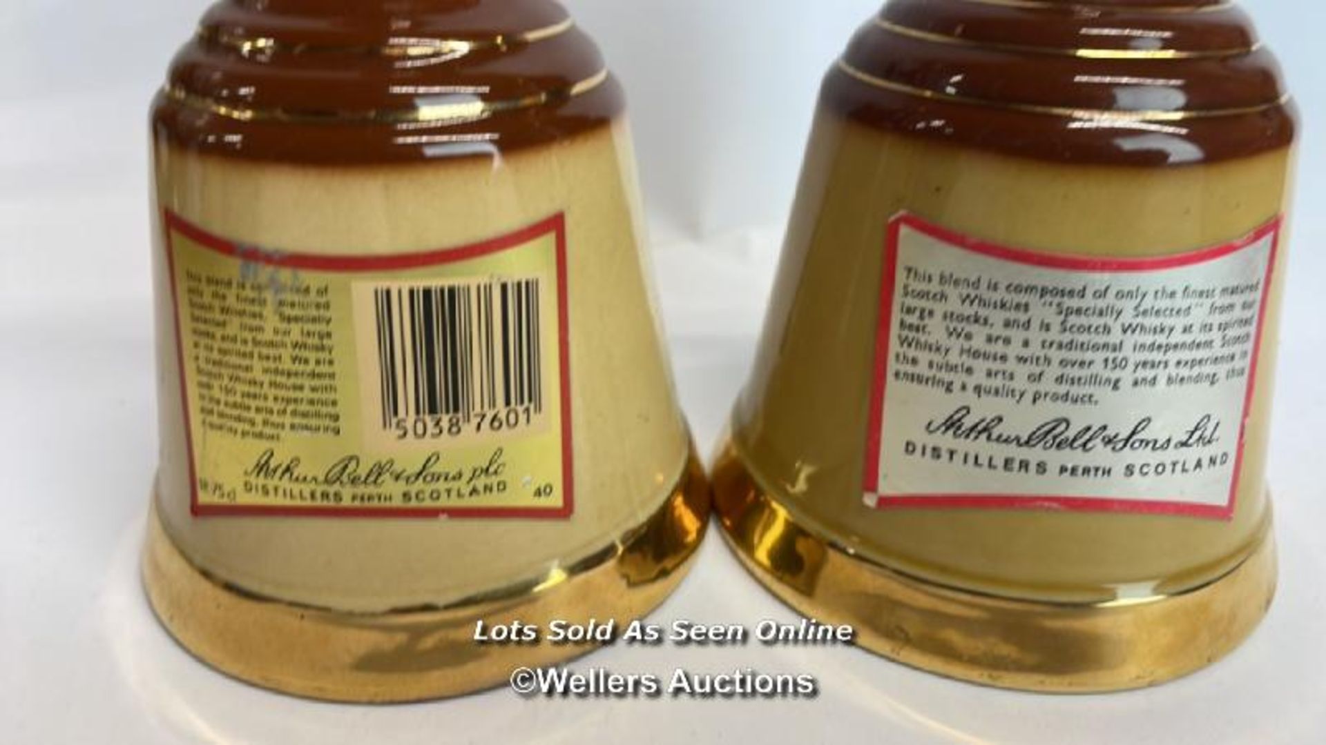 Two Bell's Specially Selected Blended Sotch Whisky, Bottles made by Wade, 18.75cl. 40% vol / - Image 9 of 10